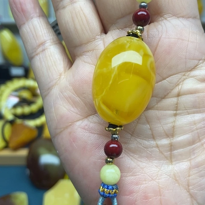 琥珀未镶嵌裸石吊坠