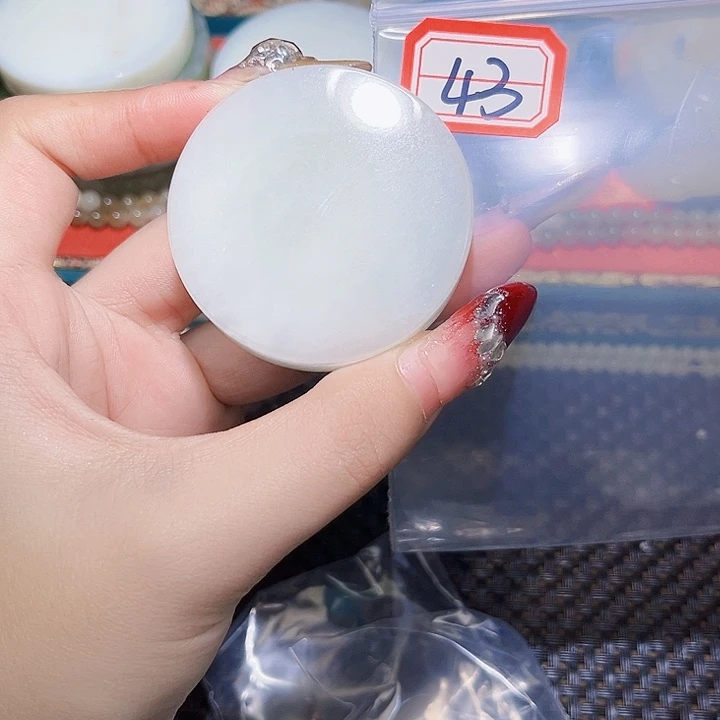 和田玉和田玉边角料随机发未镶嵌