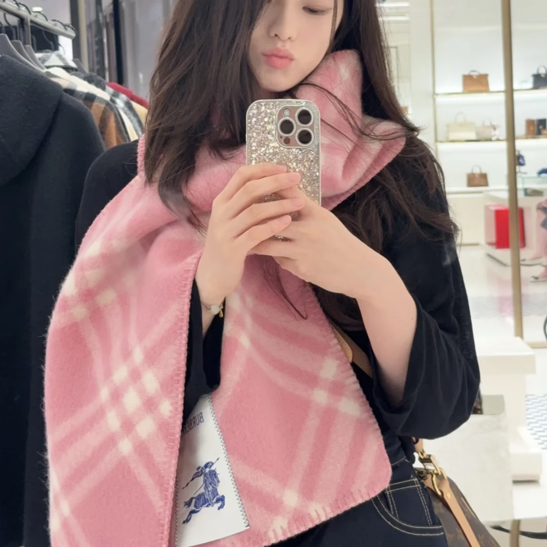 未使用 BURBERRY/博柏利 只盒/超火奶油草莓粉大标Scarf包