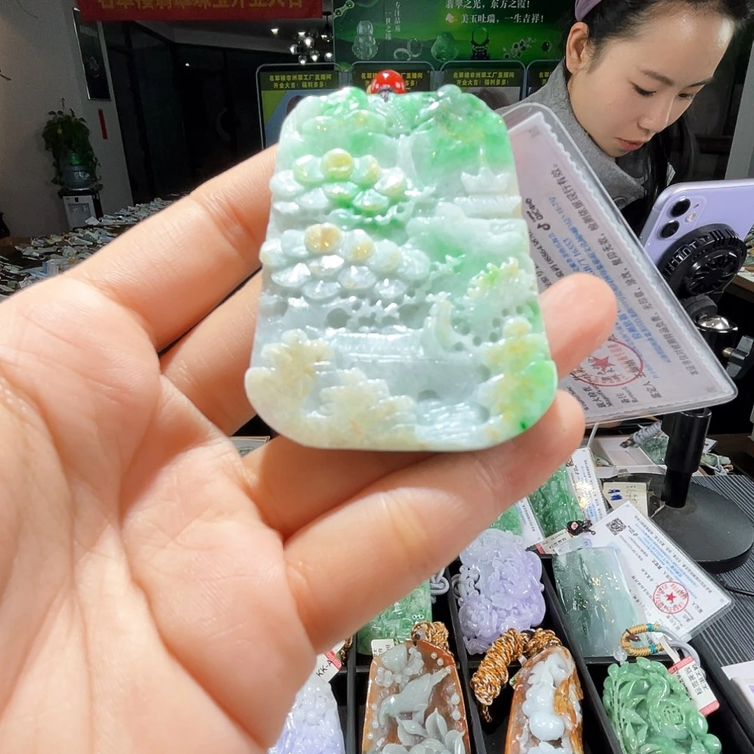 颈饰未镶嵌翡翠一