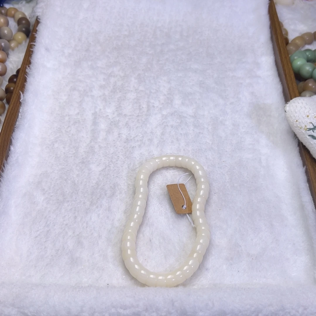 吊坠菩提根/象牙果白肠微瑕