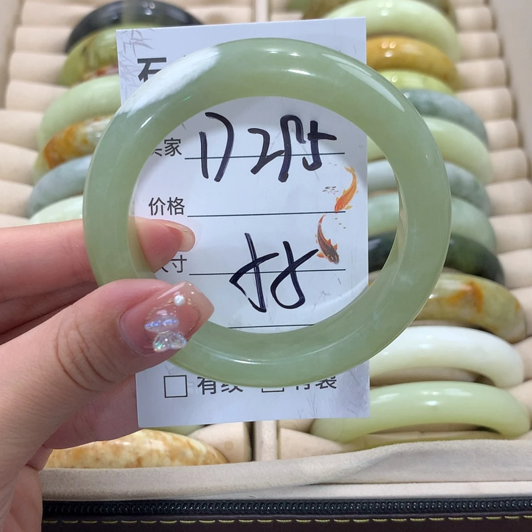 【闪购商品】未镶嵌蛇纹石玉手镯
