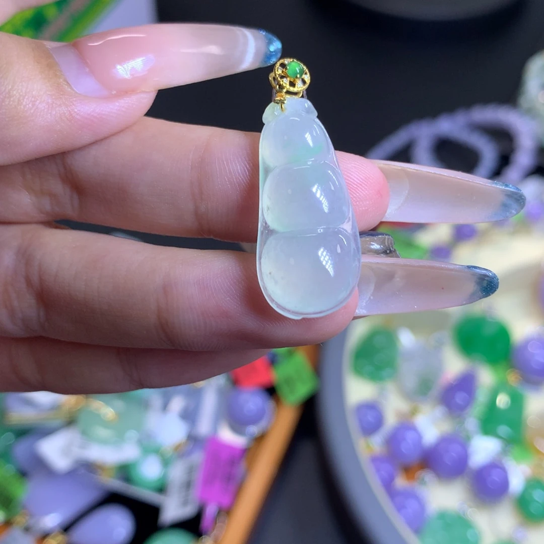 颈饰18K金镶嵌翡翠天然