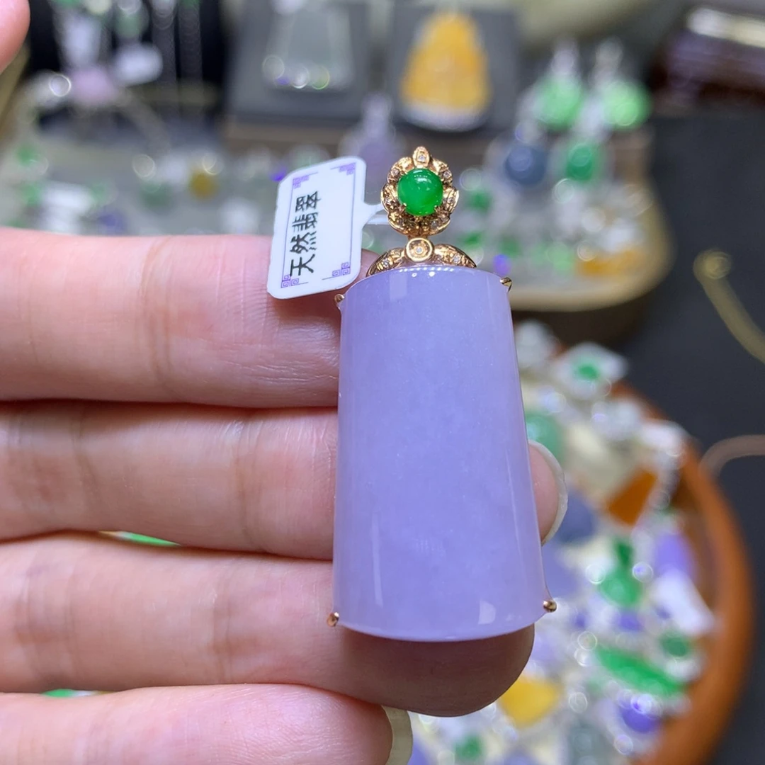 翡翠颈饰18K金镶嵌翡翠吊坠项链