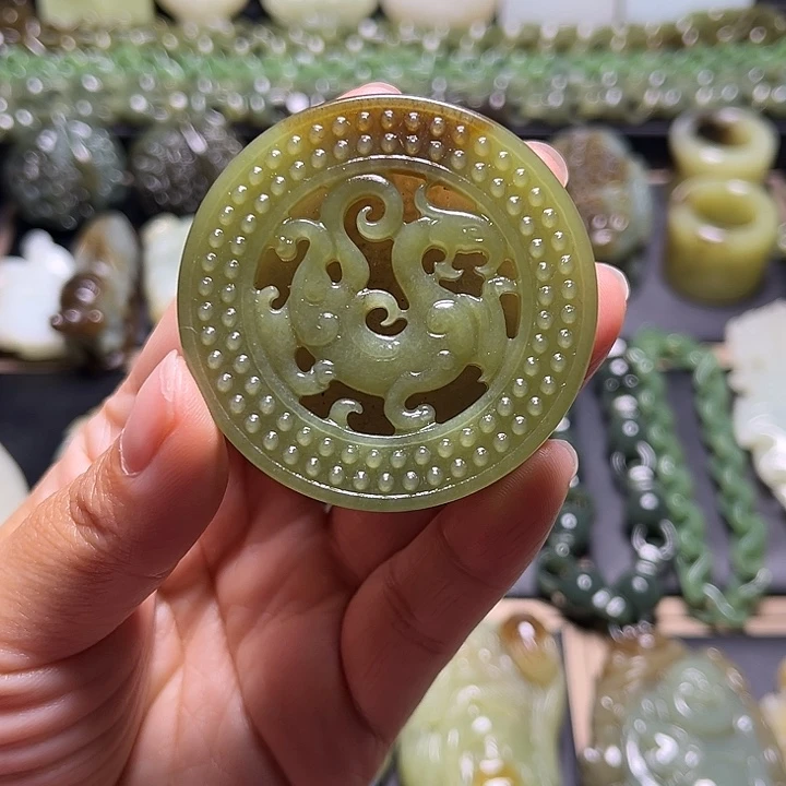 和田玉未镶嵌挂件