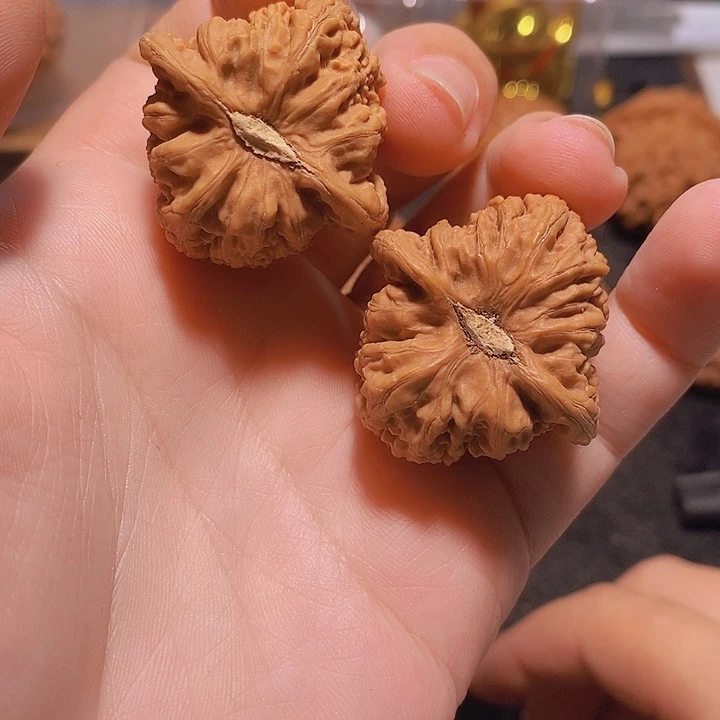 吊坠文玩核桃蜜纹