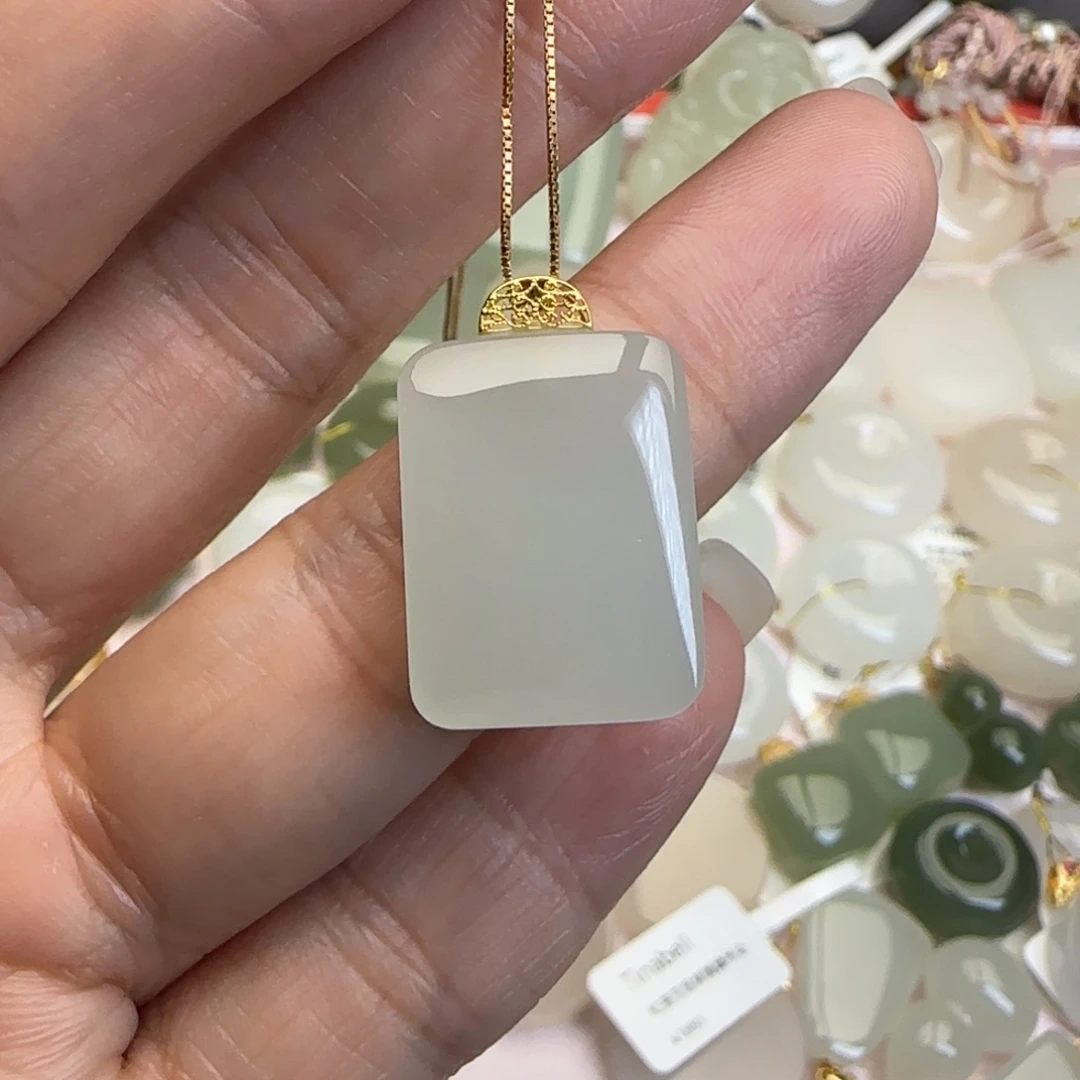 梦***•和田玉18K金镶嵌颈饰