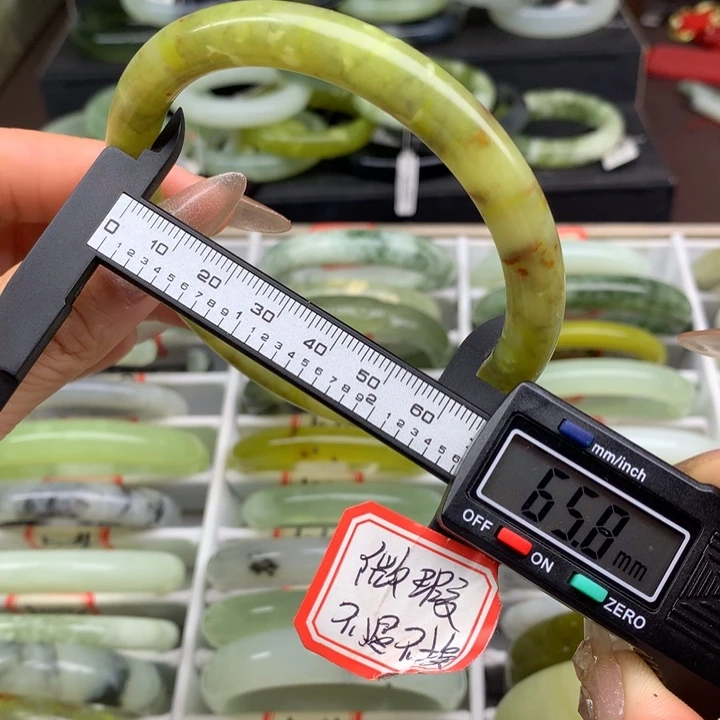 蛇纹石玉未镶嵌手镯1010