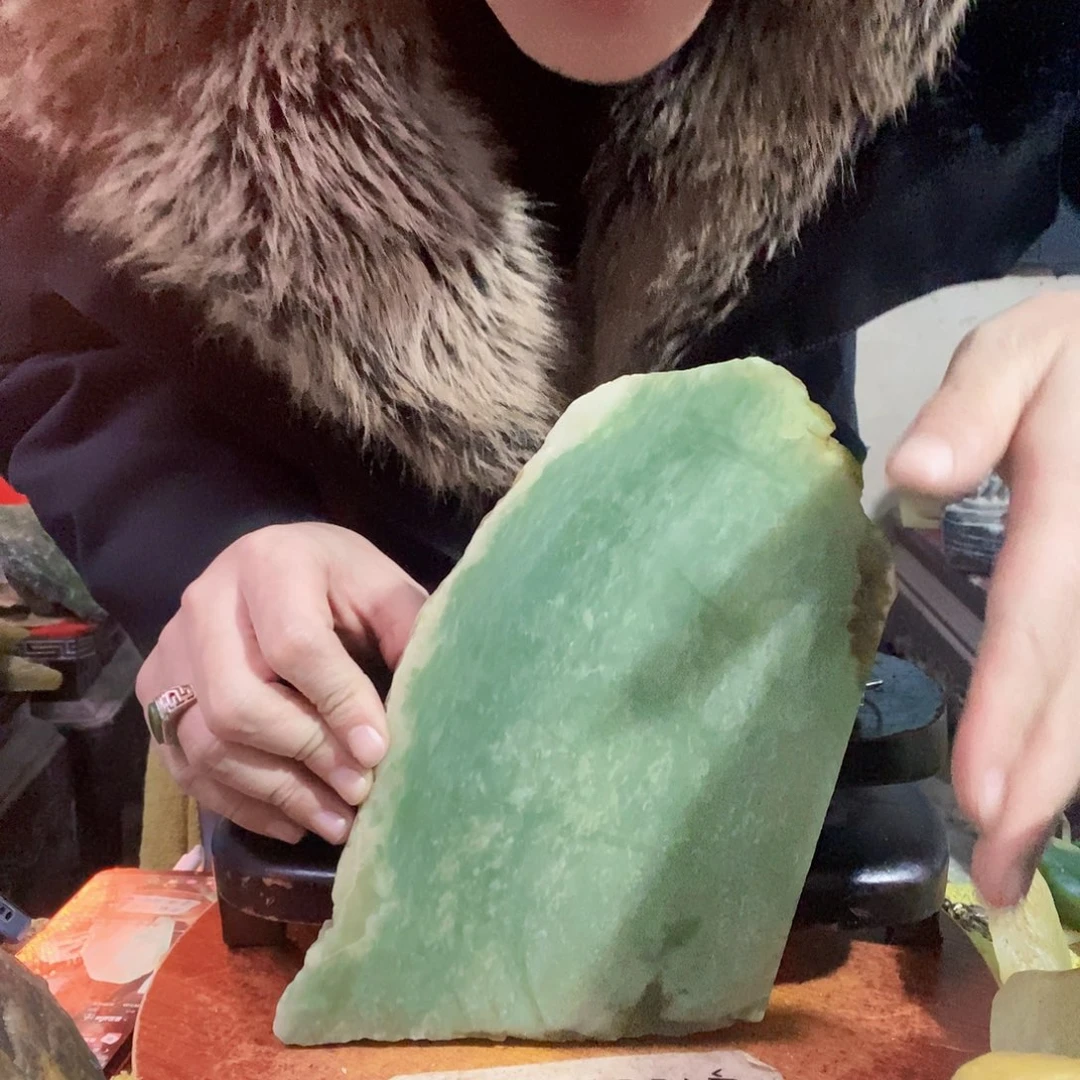 蛇纹石玉未镶嵌珠宝半成品