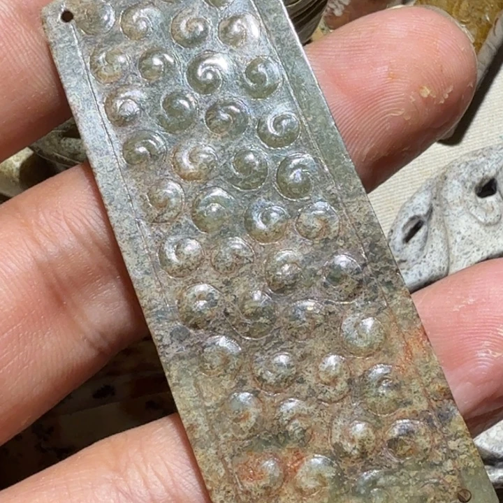 咚***酱和田玉未镶嵌车挂