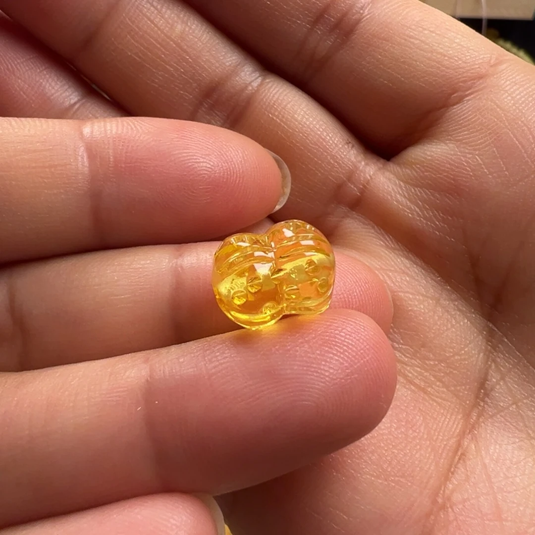 金珀颈饰未镶嵌花生