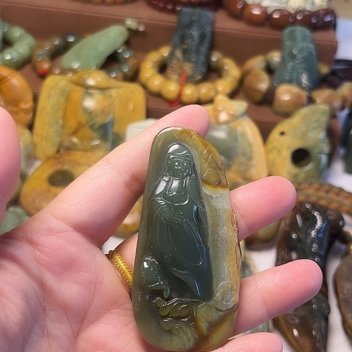 未镶嵌岫岩河磨玉（透闪石质玉）珠宝奇石