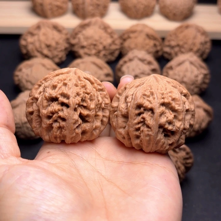 L***e把件文玩核桃45粗筋