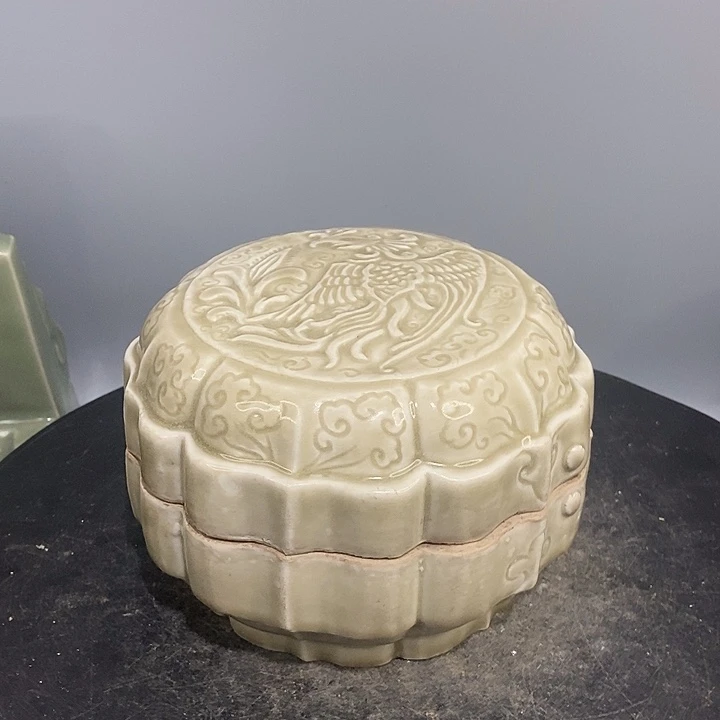 定窑粉盒造型精美