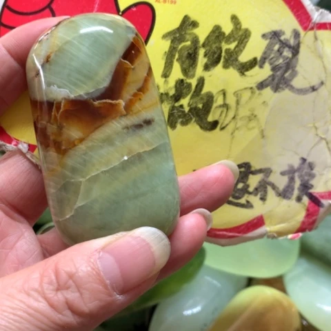 蛇纹石玉未镶嵌手把件