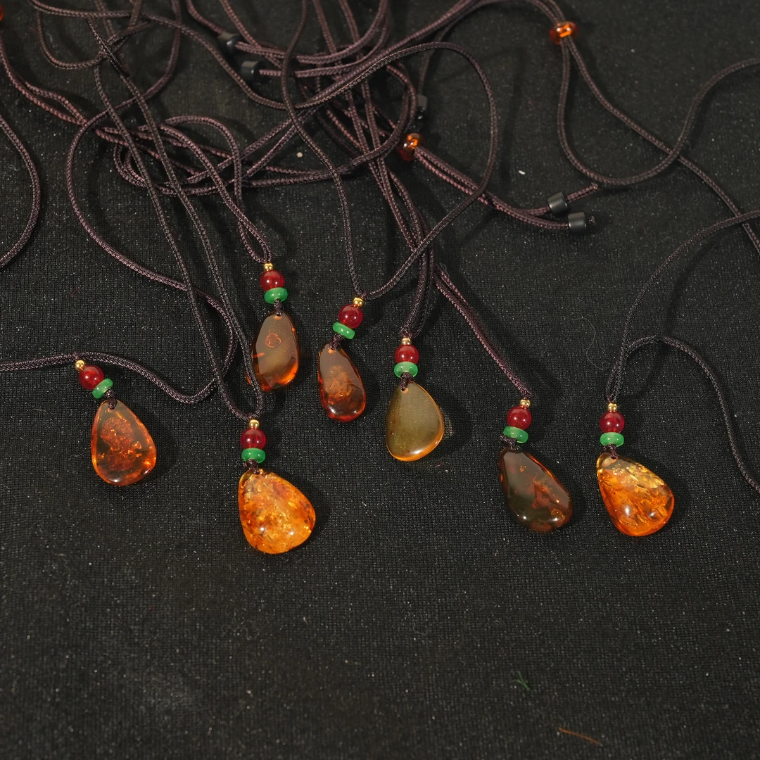 6d18香港王老板-琥珀吊坠多样性发一6d18