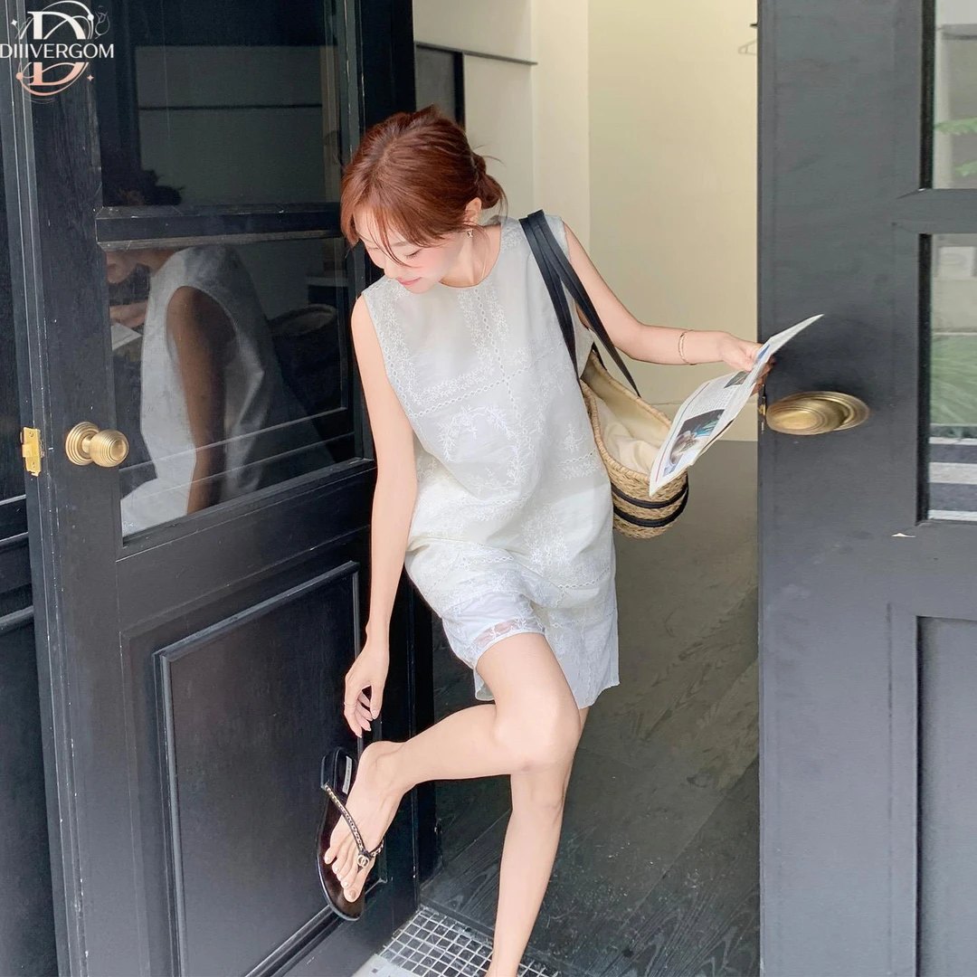 白色清冷松弛感穿搭套装女2025夏新款韩系蕾丝绣花背心短裤两件套