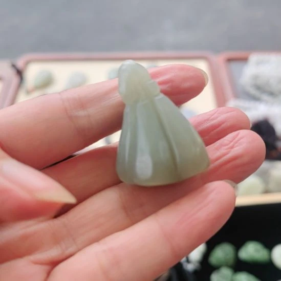 和田玉未镶嵌挂件