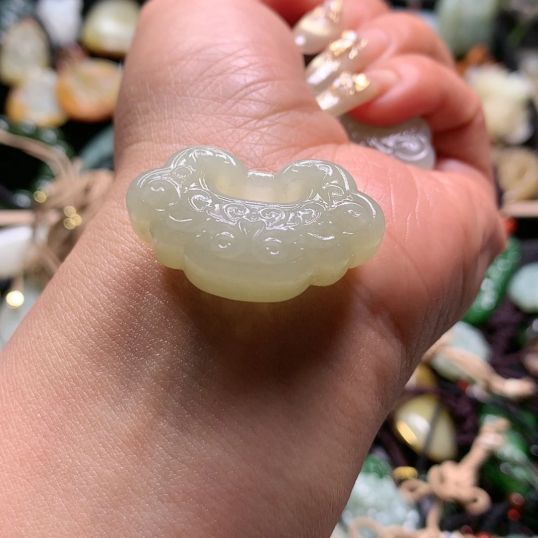 和田玉吊坠未镶嵌冬*