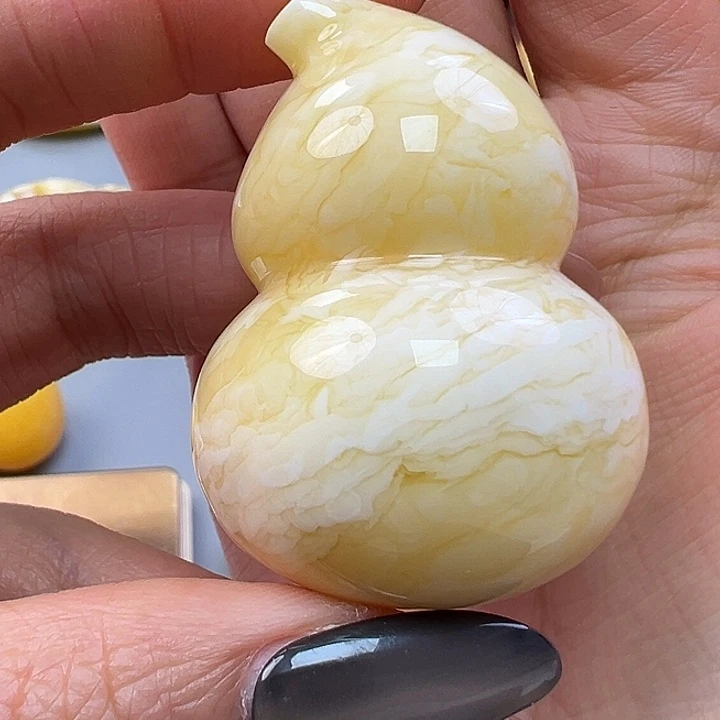 蜜蜡未镶嵌珠宝奇石