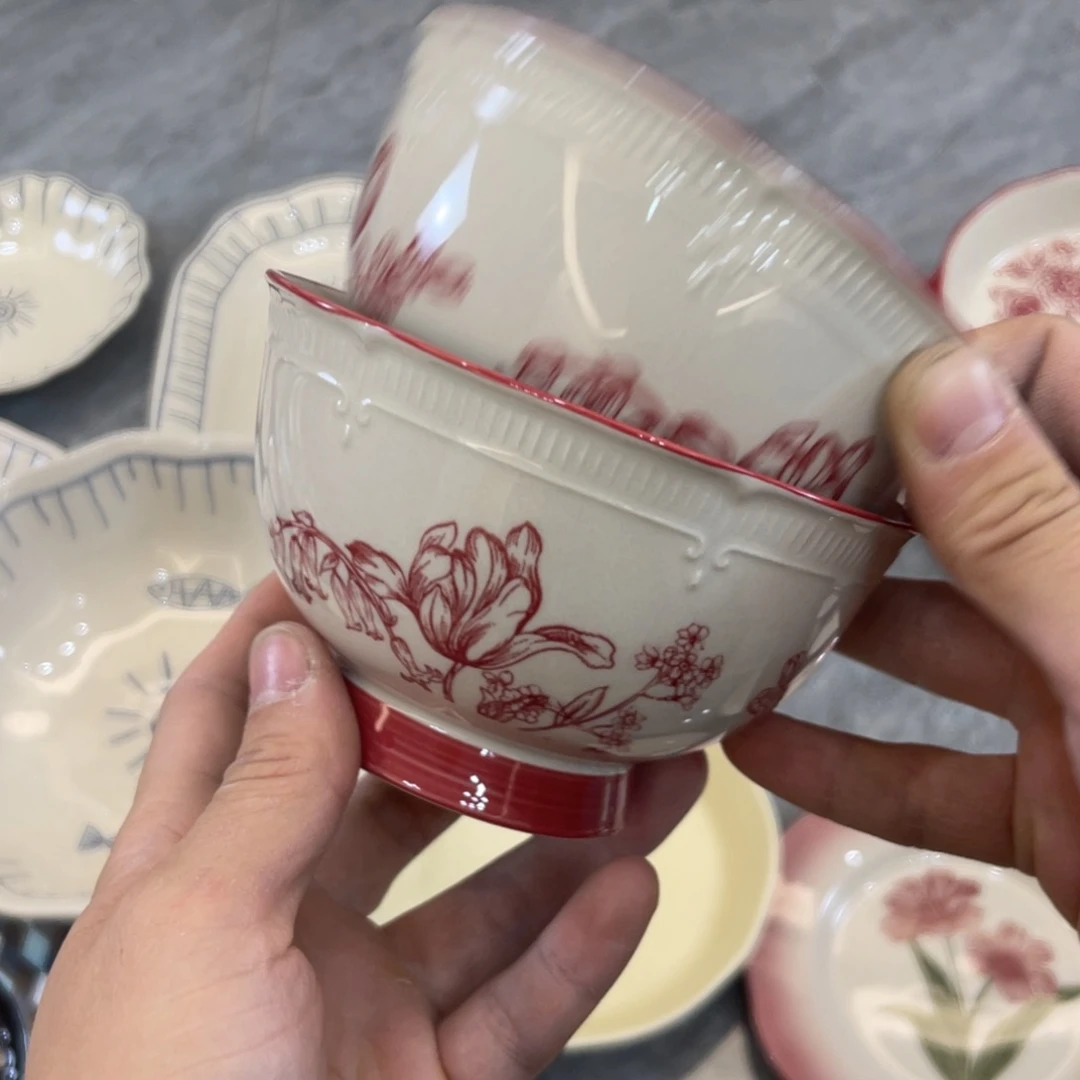 陶瓷微瑕餐具介意勿拍，满18飞！