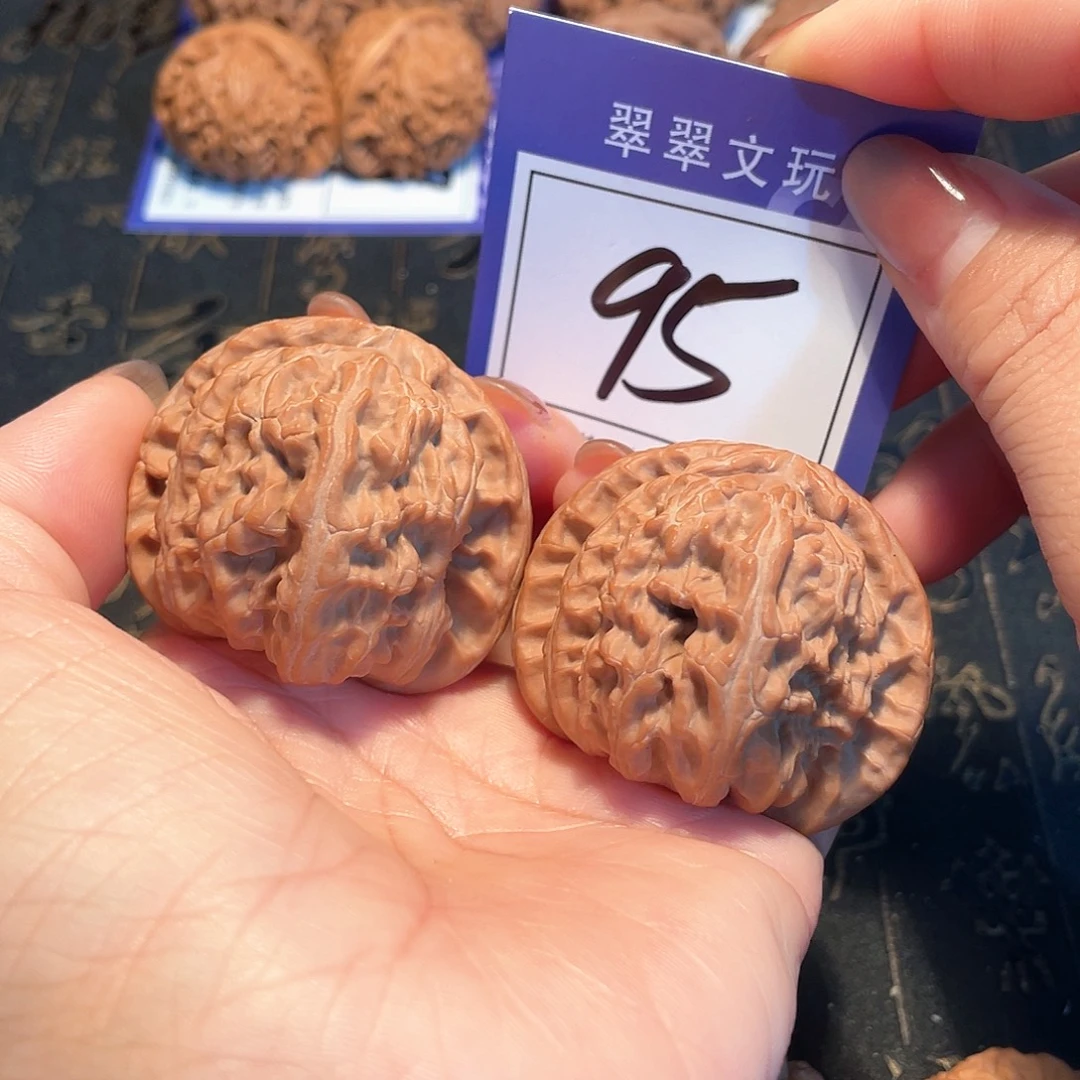 把件桃核95号全品白狮子4.5