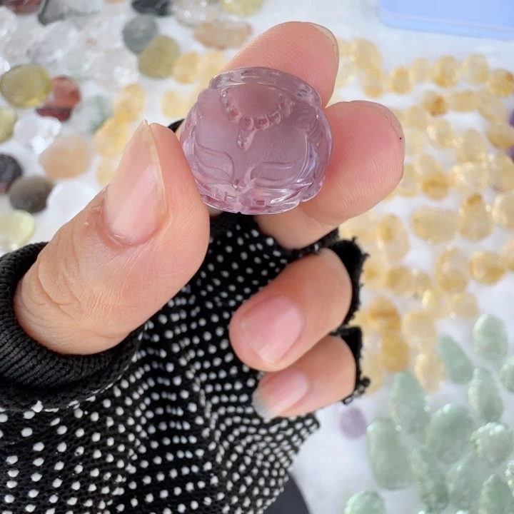 未镶嵌吊坠(不含链)水晶是**～