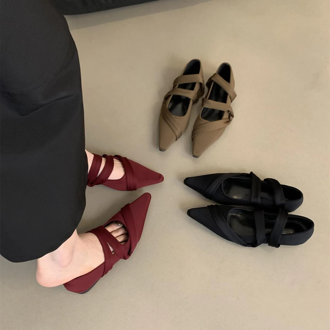 尖头玛丽珍单鞋女秋季新款绸缎法式晚风仙女温柔通勤红色婚鞋
