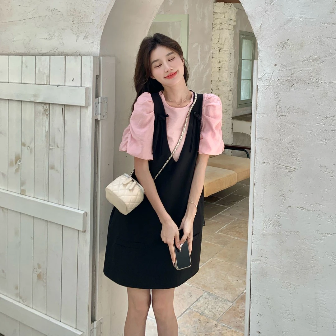小个子减龄可爱泡泡袖小衫套装女夏2025新款显瘦黑色背带裙两件套