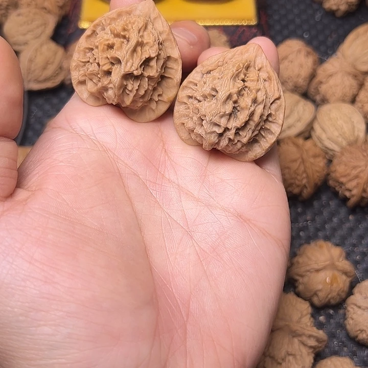 吊坠文玩核桃野生