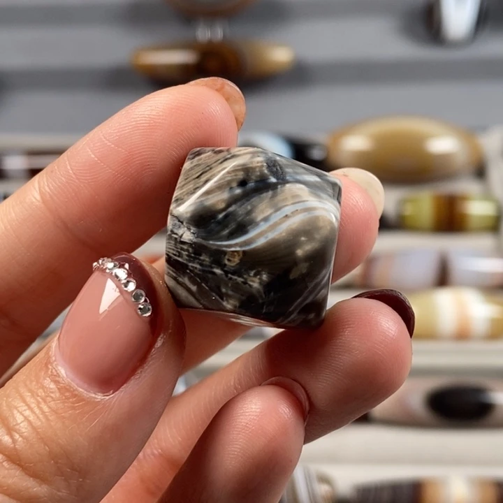 玛瑙/玉髓未镶嵌颈饰