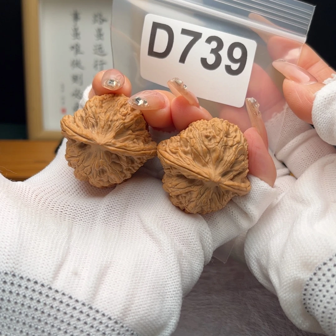 A****把件文玩核桃40鸭蛋虎头开播福利d739