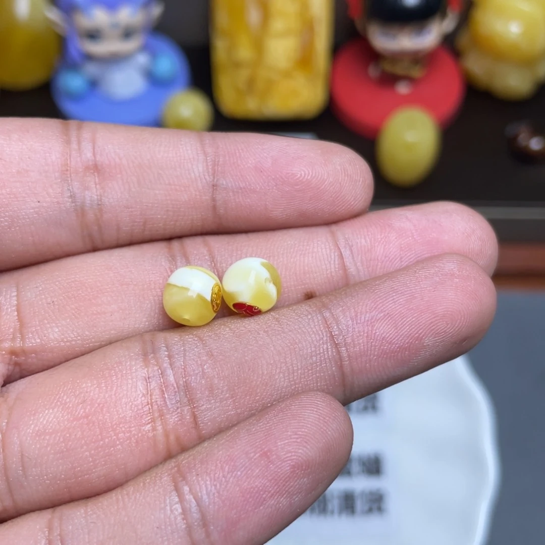 琥珀未镶嵌珠宝奇石