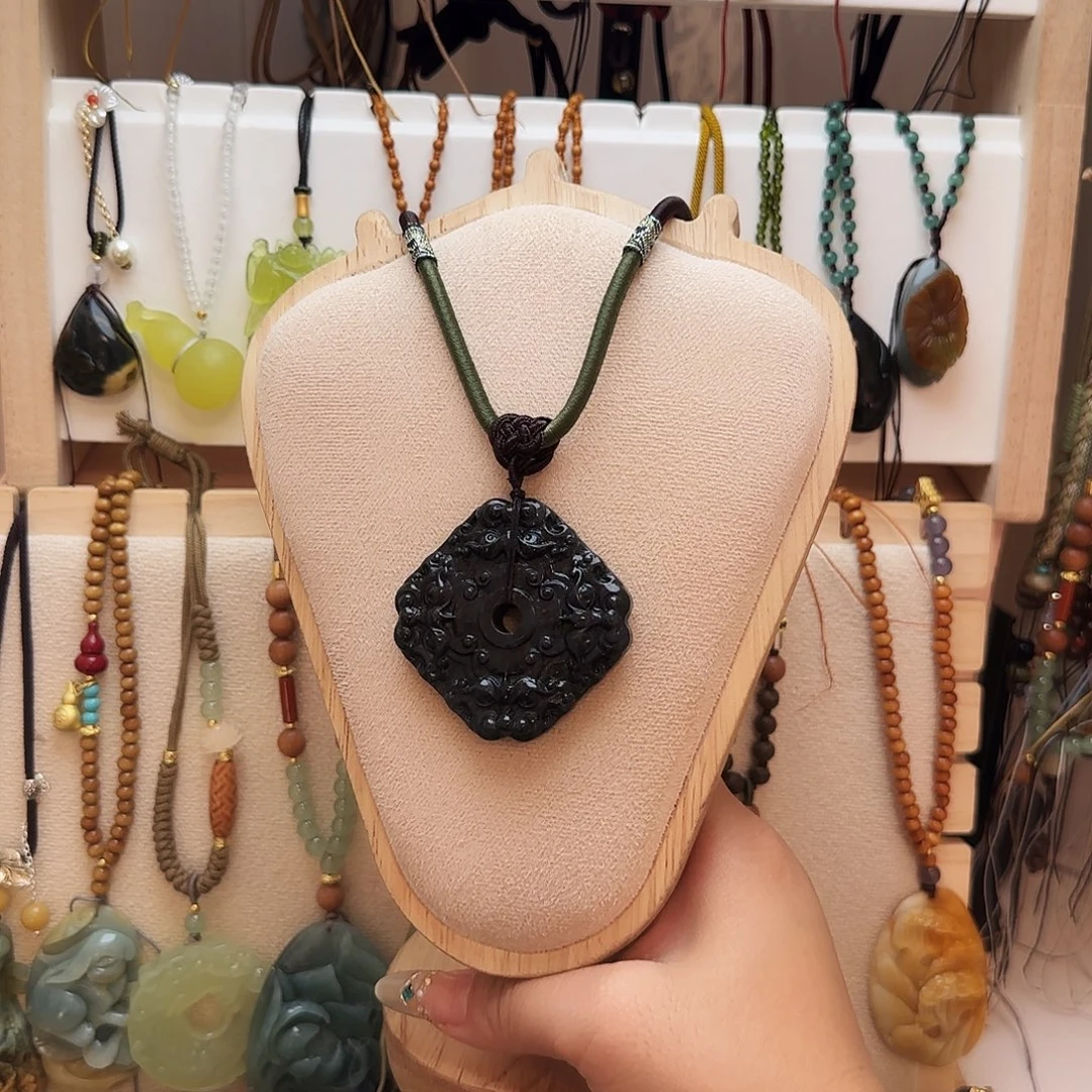 蛇纹石玉合金颈饰