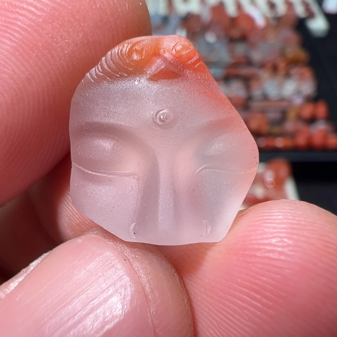 南红玛瑙川料未镶嵌残面佛1