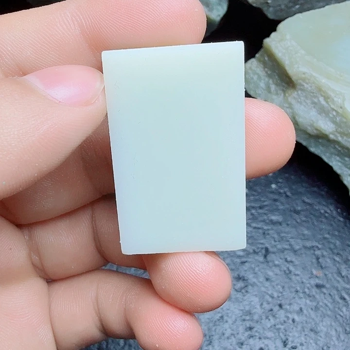 和田玉（糖玉）未镶嵌珠宝奇石