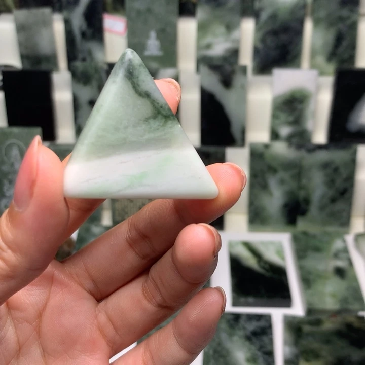 独山玉颈饰未镶嵌L****n