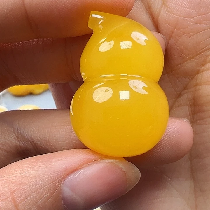 蜜蜡未镶嵌珠宝奇石