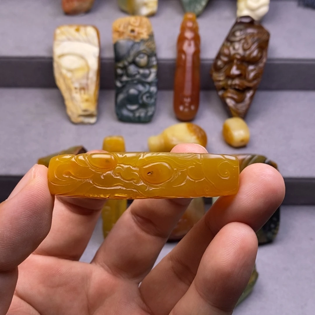 e***t岫玉未镶嵌颈饰挂件