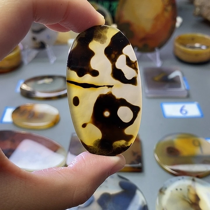 玛瑙/玉髓未镶嵌珠宝半成品36