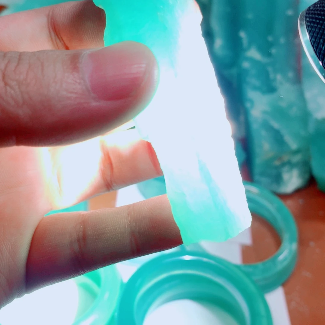 未镶嵌蛇纹石玉原石
