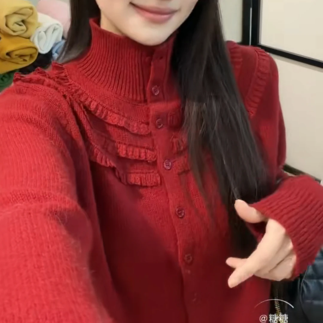 漂亮女主角（花边毛衣）