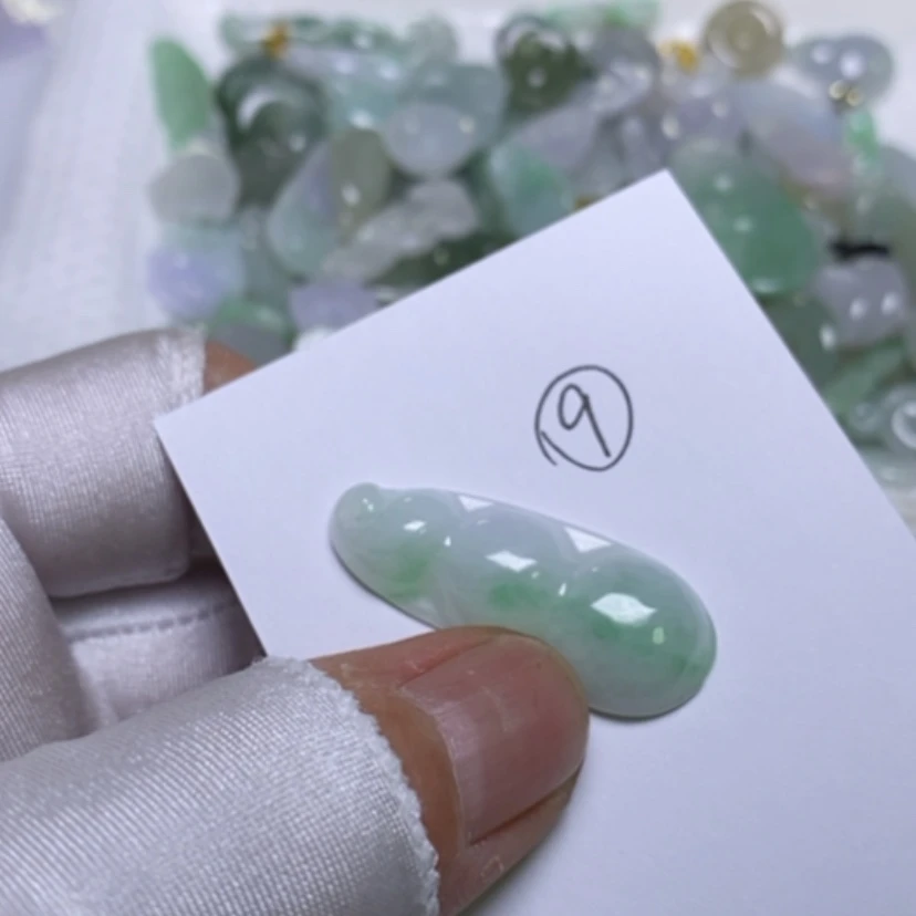 【闪购商品】翡翠未镶嵌吊坠(不含链)Y**g