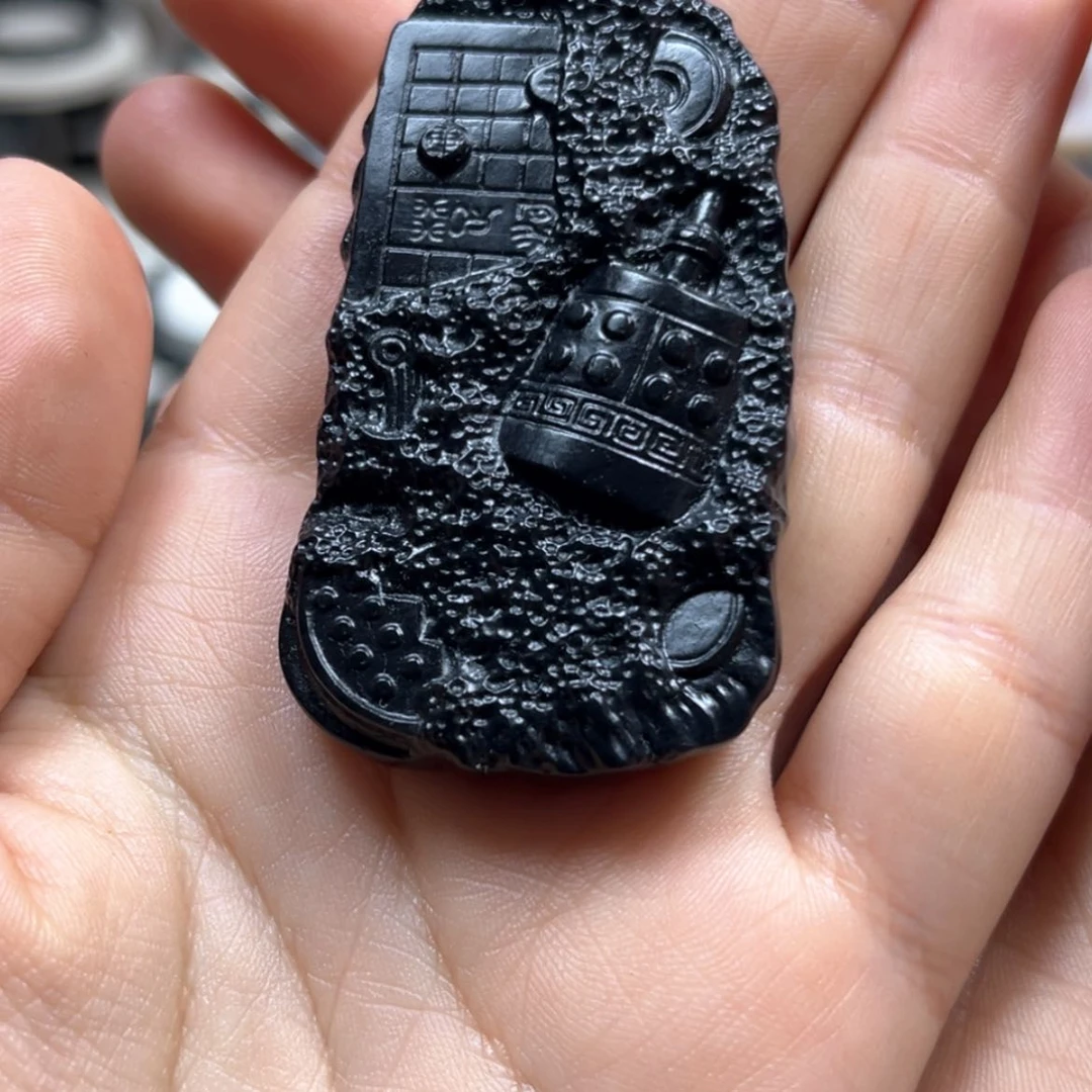 【闪购商品】和田玉（墨玉）锦灰堆高羊脂43.8克左右未镶嵌