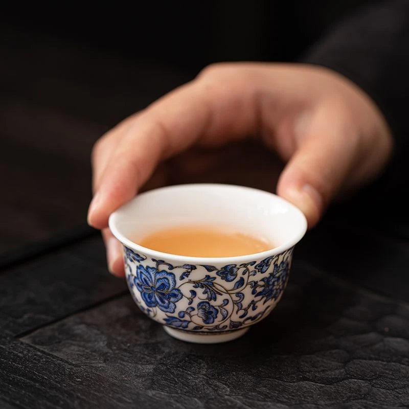 青花陶瓷主人品茗杯功夫茶具客杯缠枝莲茶杯茶具陶瓷茶杯个人专用