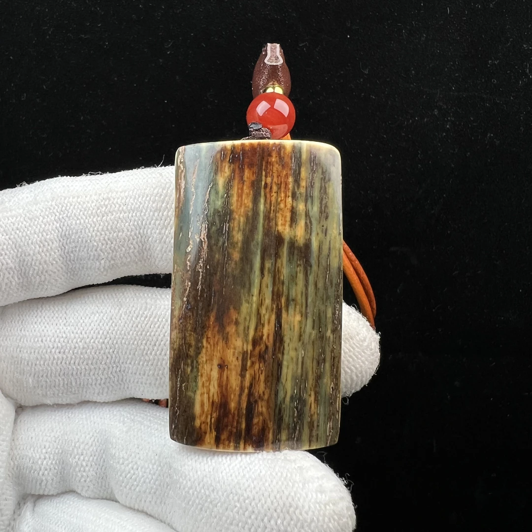 E16-21天然猛犸牙 黄金皮无事牌 27*48*9mm支持鉴定 假一罚四