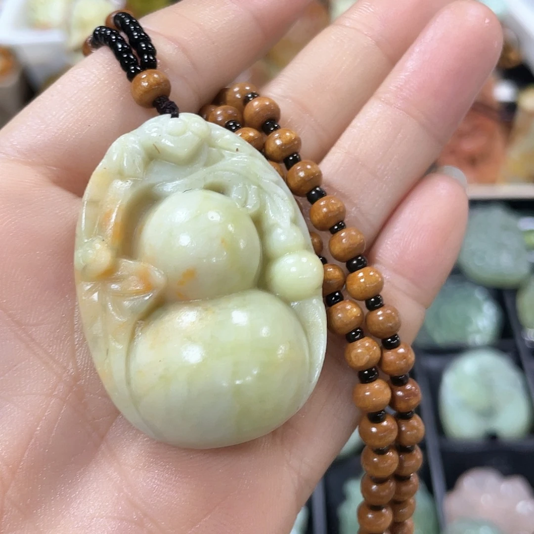 蛇纹石玉颈饰未镶嵌