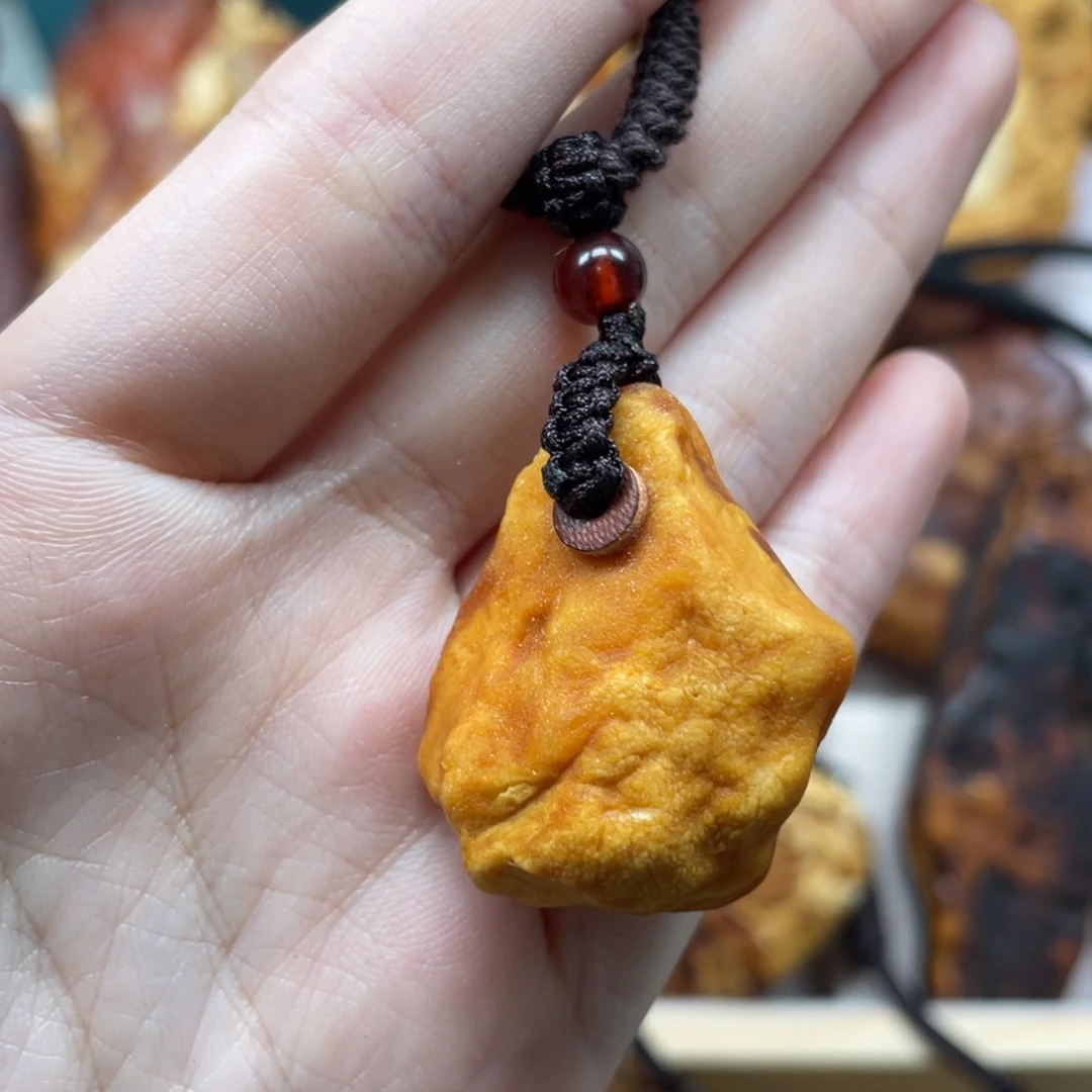 琥珀珠宝奇石未镶嵌