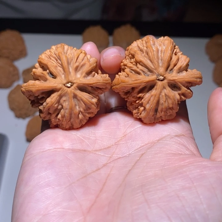 要***乐吊坠文玩核桃虎头王