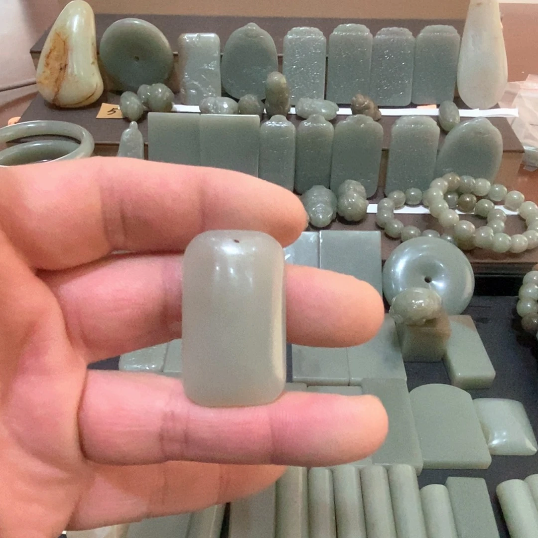 和田玉颈饰未镶嵌雨**舞7